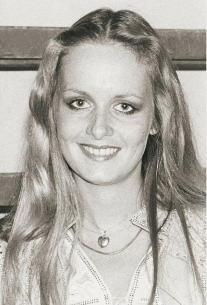 Twiggy later-career portrait